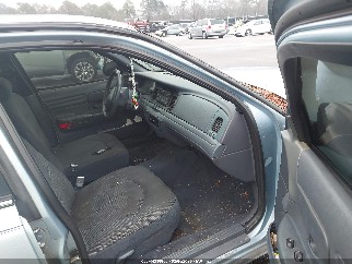 2000 Ford Crown Victoria, VIN 2FAFP71W7YX142429. Фото 5 з 6 з аукціону IAAI. Каталог авто зі США OpenDataCar.