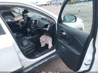 2015 Jeep Cherokee, VIN 1C4PJMBS1FW653105. Фото 5 из 6 с аукциона IAAI. Каталог авто из США OpenDataCar.