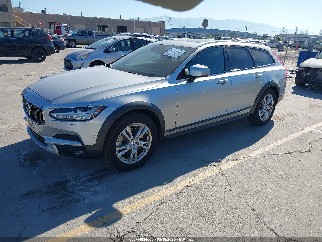 2018 Volvo V90 Cross Country, VIN YV4102NK2J1021385. Фото 2 из 6 с аукциона IAAI. Каталог авто из США OpenDataCar.