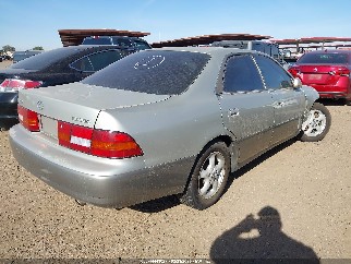 1999 Lexus ES 300, VIN JT8BF28G2X5057235. Фото 4 из 6 с аукциона IAAI. Каталог авто из США OpenDataCar.