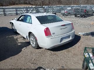 2015 Chrysler 300, VIN 2C3CCAAG4FH931907. Фото 3 з 6 з аукціону IAAI. Каталог авто зі США OpenDataCar.