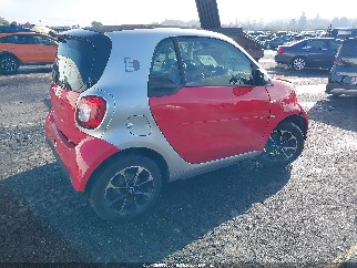 2017 Smart Fortwo, VIN WMEFJ9BA9HK228579. Фото 4 з 6 з аукціону IAAI. Каталог авто зі США OpenDataCar.