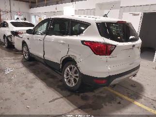 2019 Ford Escape, VIN 1FMCU9GD4KUB17781. Фото 3 з 6 з аукціону IAAI. Каталог авто зі США OpenDataCar.
