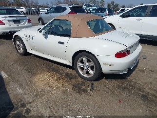 2000 Bmw Z3, VIN 4USCH3349YLF42677. Фото 3 из 6 с аукциона IAAI. Каталог авто из США OpenDataCar.