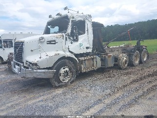 2020 Volvo VHD, VIN 4V5KC9DH1LN249337. Zdjęcie 2 z 6 z aukcji IAAI. Katalog aut z USA OpenDataCar.