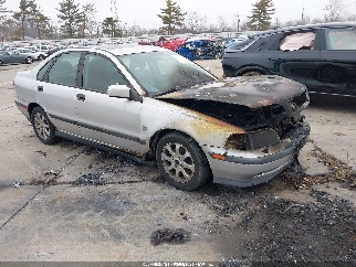 2000 Volvo S40, VIN YV1VS2551YF505211. Фото 1 из 6 с аукциона IAAI. Каталог авто из США OpenDataCar.