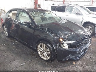 2017 Volkswagen Jetta, VIN 3VWDB7AJ8HM208211. Zdjęcie 1 z 6 z aukcji IAAI. Katalog aut z USA OpenDataCar.
