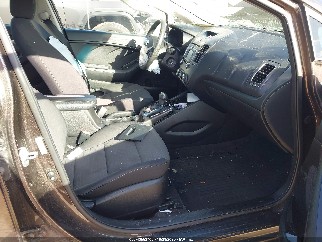 2017 Kia Forte, VIN 3KPFL4A74HE068647. Фото 5 з 6 з аукціону IAAI. Каталог авто зі США OpenDataCar.