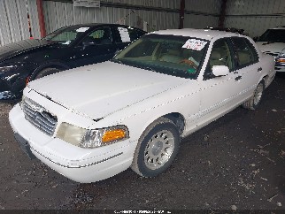 1998 Ford Crown Victoria, VIN 2FAFP74W1WX121200. Фото 2 з 6 з аукціону IAAI. Каталог авто зі США OpenDataCar.