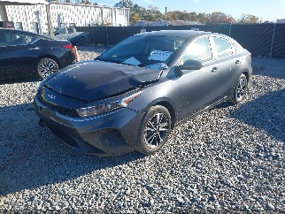 2023 Kia Forte, VIN 3KPF24AD9PE619243. Фото 2 з 6 з аукціону IAAI. Каталог авто зі США OpenDataCar.