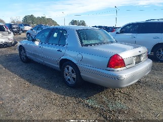 2003 Ford Crown Victoria, VIN 2FAFP74W93X151184. Фото 3 з 6 з аукціону IAAI. Каталог авто зі США OpenDataCar.