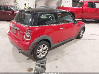 2013 Mini Hardtop, VIN WMWSU3C52DT687537. Фото 4 з 6 з аукціону IAAI. Каталог авто зі США OpenDataCar.
