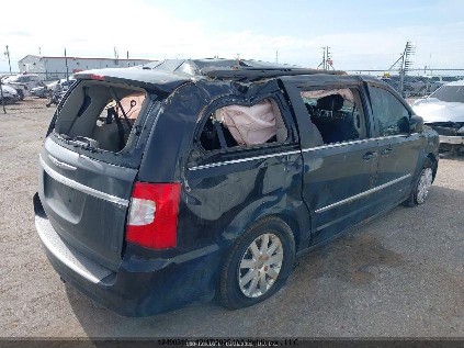 2015 Chrysler Town & Country, VIN 2C4RC1BG4FR751230. Photo 5 of 6 from IAAI auction. OpenDataCar US salvage catalog.