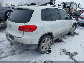 2015 Volkswagen Tiguan, VIN WVGJV7AX5FW518987. Фото 4 з 6 з аукціону IAAI. Каталог авто зі США OpenDataCar.