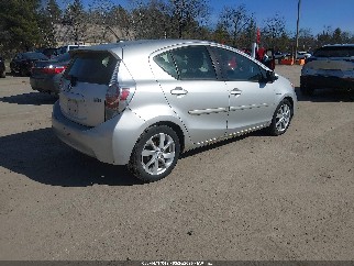 2012 Toyota Prius C, VIN JTDKDTB33C1031425. Фото 4 з 6 з аукціону IAAI. Каталог авто зі США OpenDataCar.