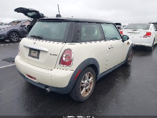 2013 Mini Hardtop, VIN WMWSU3C50DT373014. Фото 4 з 6 з аукціону IAAI. Каталог авто зі США OpenDataCar.