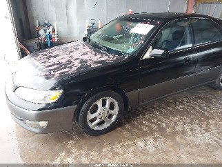 2000 Lexus ES 300, VIN JT8BF28GXY5082837. Фото 2 из 6 с аукциона IAAI. Каталог авто из США OpenDataCar.