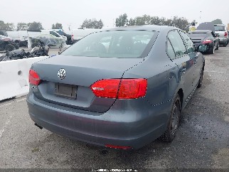 2011 Volkswagen Jetta, VIN 3VW2K7AJ6BM092831. Фото 4 з 6 з аукціону IAAI. Каталог авто зі США OpenDataCar.
