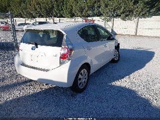 2013 Toyota Prius C, VIN JTDKDTB32D1546966. Фото 4 з 6 з аукціону IAAI. Каталог авто зі США OpenDataCar.