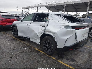 2026 Lexus RZ, VIN JTJBDADB0TA002843. Фото 3 из 6 с аукциона IAAI. Каталог авто из США OpenDataCar.