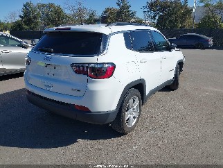 2022 Jeep Compass, VIN 3C4NJCBB8NT188313. Фото 4 з 6 з аукціону IAAI. Каталог авто зі США OpenDataCar.