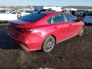 2024 Kia Forte, VIN 3KPF54AD5RE782272. Фото 4 з 6 з аукціону IAAI. Каталог авто зі США OpenDataCar.