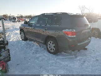 2013 Toyota Highlander, VIN 5TDBK3EH0DS199587. Zdjęcie 3 z 6 z aukcji IAAI. Katalog aut z USA OpenDataCar.