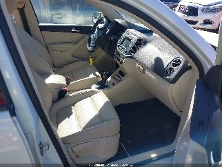2016 Volkswagen Tiguan, VIN WVGAV7AX0GW574689. Zdjęcie 5 z 6 z aukcji IAAI. Katalog aut z USA OpenDataCar.