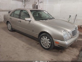 1999 Mercedes-benz E-Class, VIN WDBJF82H3XX016262. Фото 1 з 6 з аукціону IAAI. Каталог авто зі США OpenDataCar.