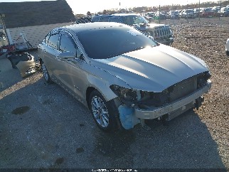 2017 Ford Fusion, VIN 3FA6P0LUXHR104176. Фото 1 з 6 з аукціону IAAI. Каталог авто зі США OpenDataCar.