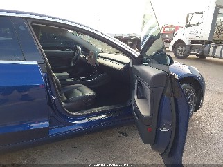 2018 Tesla Model 3, VIN 5YJ3E1EAXJF014576. Фото 5 з 6 з аукціону IAAI. Каталог авто зі США OpenDataCar.