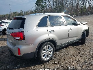 2014 Kia Sorento, VIN 5XYKU4A74EG548665. Фото 4 з 6 з аукціону IAAI. Каталог авто зі США OpenDataCar.