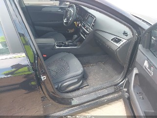 2019 Hyundai Sonata, VIN 5NPE24AFXKH743927. Фото 5 з 6 з аукціону IAAI. Каталог авто зі США OpenDataCar.