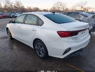 2024 Kia Forte, VIN 3KPF24AD4RE775659. Фото 3 з 6 з аукціону IAAI. Каталог авто зі США OpenDataCar.