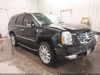 2011 Cadillac Escalade, VIN 1GYS4BEF7BR122885. Фото 1 из 6 с аукциона IAAI. Каталог авто из США OpenDataCar.