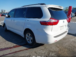 2017 Toyota Sienna, VIN 5TDKZ3DC9HS799855. Фото 3 з 6 з аукціону IAAI. Каталог авто зі США OpenDataCar.