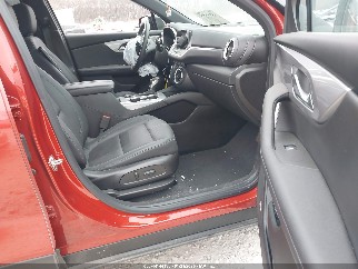 2022 Chevrolet Blazer, VIN 3GNKBJRS9NS139158. Zdjęcie 5 z 6 z aukcji IAAI. Katalog aut z USA OpenDataCar.