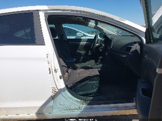 2019 Hyundai Elantra, VIN 5NPD84LFXKH408884. Фото 5 з 6 з аукціону IAAI. Каталог авто зі США OpenDataCar.