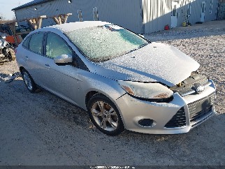 2014 Ford Focus, VIN 1FADP3F27EL124558. Фото 1 из 6 с аукциона IAAI. Каталог авто из США OpenDataCar.