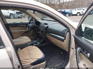 2011 Kia Sorento, VIN 5XYKT3A16BG162432. Фото 5 из 6 с аукциона IAAI. Каталог авто из США OpenDataCar.