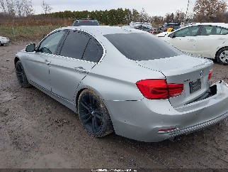 2017 Bmw 3 Series, VIN WBA8D9C59HK677810. Фото 3 з 6 з аукціону IAAI. Каталог авто зі США OpenDataCar.