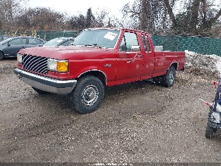 1990 Ford F-250, VIN 1FTHX25M3LKA87598. Zdjęcie 2 z 6 z aukcji IAAI. Katalog aut z USA OpenDataCar.
