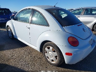 2000 Volkswagen Beetle, VIN 3VWCC21C4YM491591. Фото 3 з 6 з аукціону IAAI. Каталог авто зі США OpenDataCar.