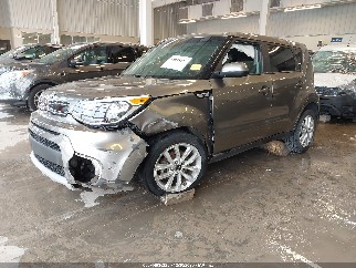 2019 Kia Soul, VIN KNDJP3A52K7001057. Zdjęcie 2 z 6 z aukcji IAAI. Katalog aut z USA OpenDataCar.