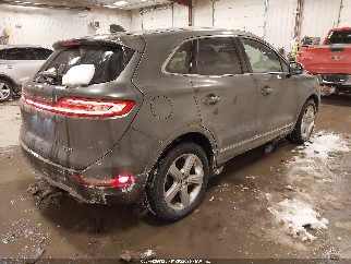 2017 Lincoln MKC, VIN 5LMCJ1C97HUL07706. Фото 4 з 6 з аукціону IAAI. Каталог авто зі США OpenDataCar.