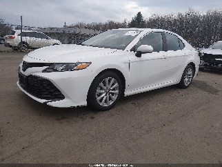 2020 Toyota Camry, VIN 4T1C11AKXLU502457. Zdjęcie 2 z 6 z aukcji IAAI. Katalog aut z USA OpenDataCar.