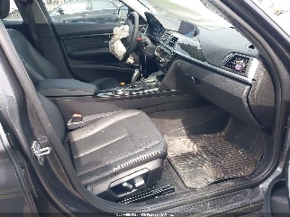 2018 Bmw 3 Series, VIN WBA8A3C52JA505748. Фото 5 з 6 з аукціону IAAI. Каталог авто зі США OpenDataCar.