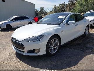 2013 Tesla Model S, VIN 5YJSA1CN3DFP10391. Фото 2 из 6 с аукциона IAAI. Каталог авто из США OpenDataCar.