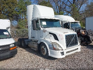 2005 Volvo VN, VIN 4V4NC9GH35N398106. Фото 1 з 6 з аукціону IAAI. Каталог авто зі США OpenDataCar.