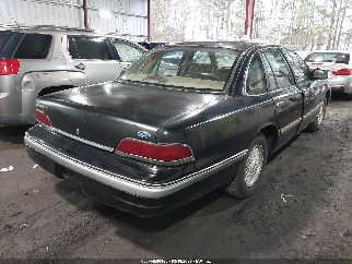 1992 Ford Crown Victoria, VIN 2FACP74W2NX181343. Фото 4 з 6 з аукціону IAAI. Каталог авто зі США OpenDataCar.